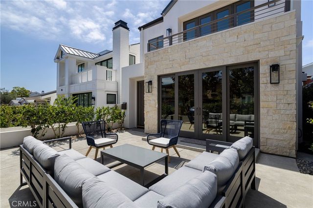 711 Marigold Avenue, Corona Del Mar, CA 92625
