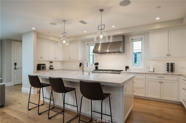 711 Marigold Avenue, Corona Del Mar, CA 92625