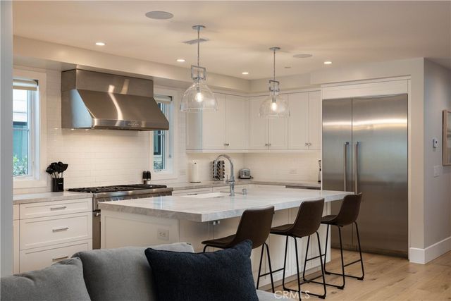 711 Marigold Avenue, Corona Del Mar, CA 92625