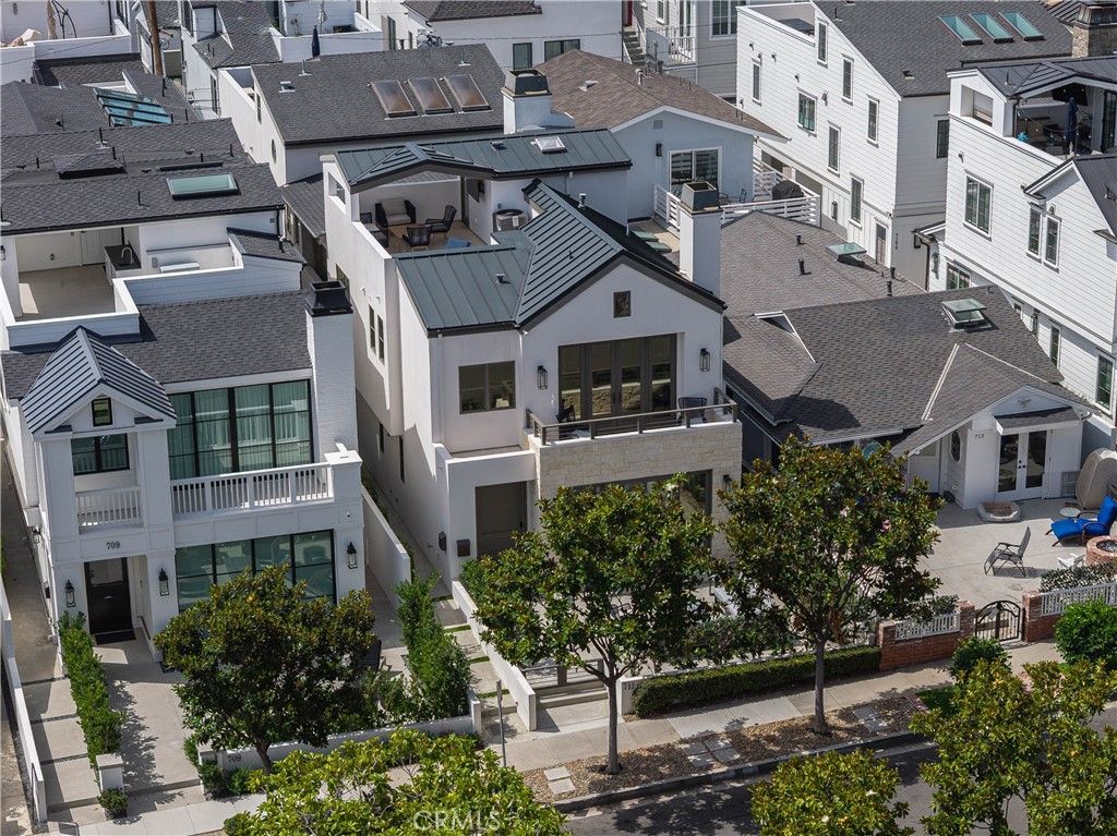 711 Marigold Avenue, Corona Del Mar, CA 92625