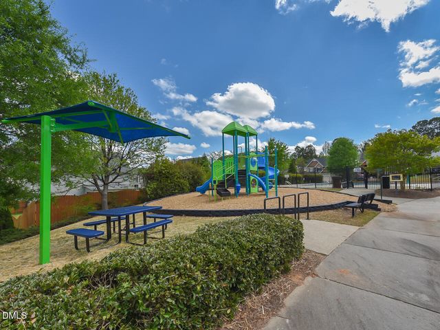 155 Cypress Hill Lane, Holly Springs, NC 27540