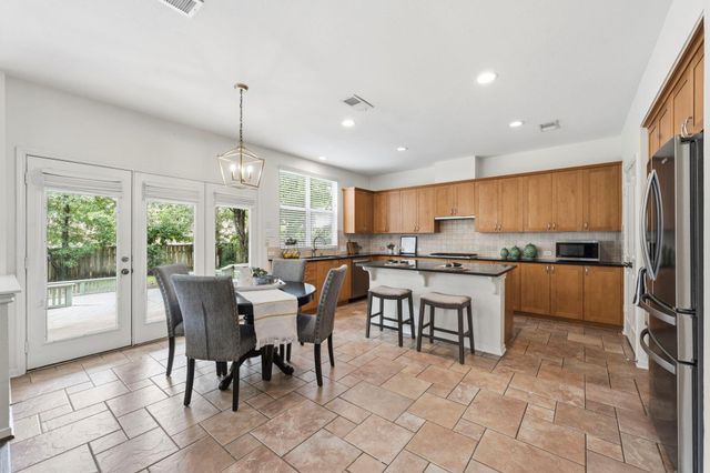 19 Fortuneberry Place, The Woodlands, TX 77382