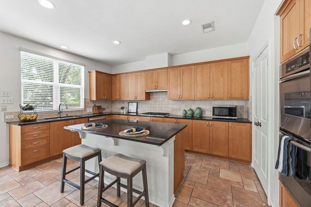 19 Fortuneberry Place, The Woodlands, TX 77382