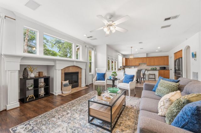 19 Fortuneberry Place, The Woodlands, TX 77382