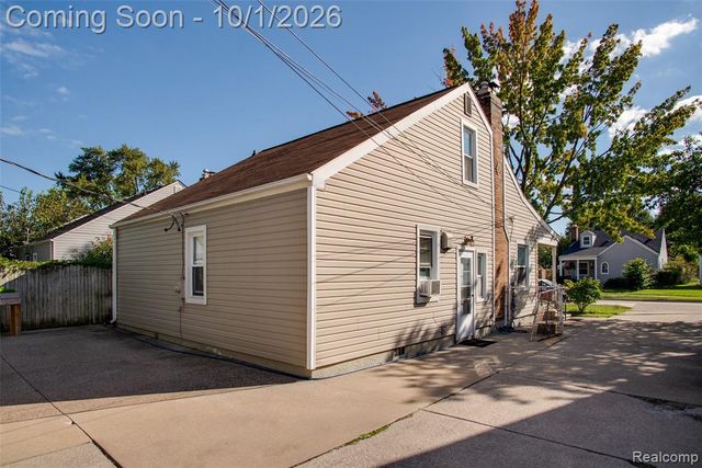 21609 Gaukler Street, Saint Clair Shores, MI 48080