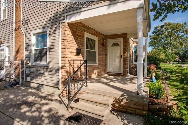 21609 Gaukler Street, Saint Clair Shores, MI 48080