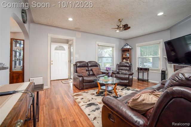 21609 Gaukler Street, Saint Clair Shores, MI 48080