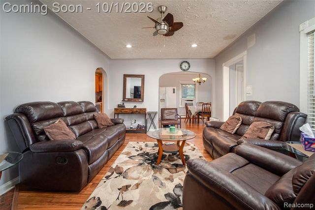 21609 Gaukler Street, Saint Clair Shores, MI 48080