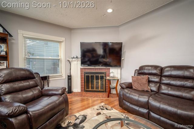 21609 Gaukler Street, Saint Clair Shores, MI 48080