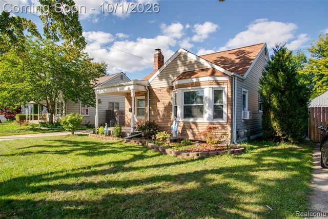 21609 Gaukler Street, Saint Clair Shores, MI 48080