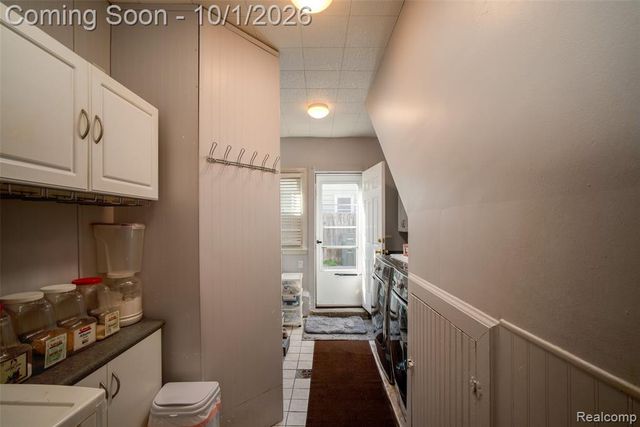 21609 Gaukler Street, Saint Clair Shores, MI 48080
