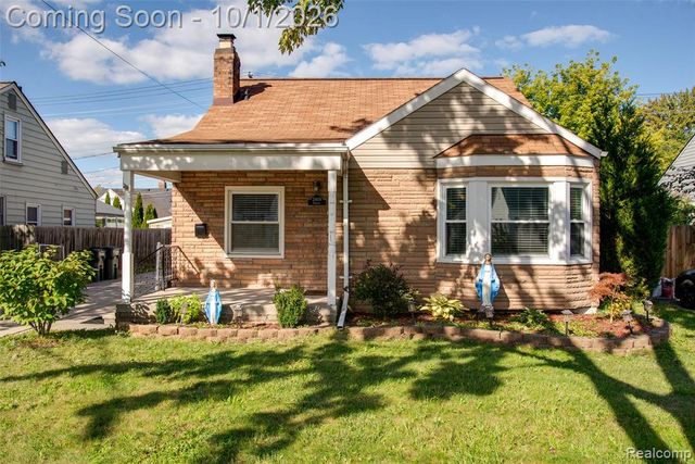 21609 Gaukler Street, Saint Clair Shores, MI 48080