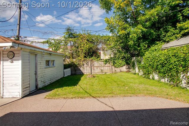 21609 Gaukler Street, Saint Clair Shores, MI 48080