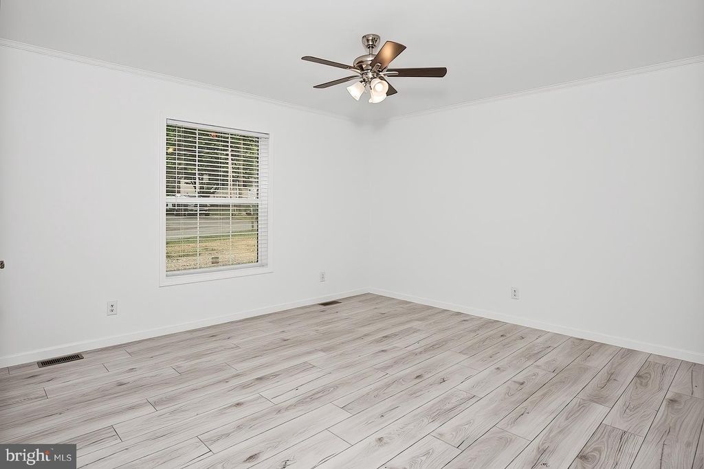 Image 15 of property listing at 125 WESTWOOD RD, Rising Sun, MD 21911