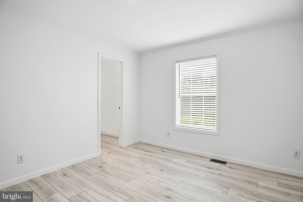 Image 27 of property listing at 125 WESTWOOD RD, Rising Sun, MD 21911