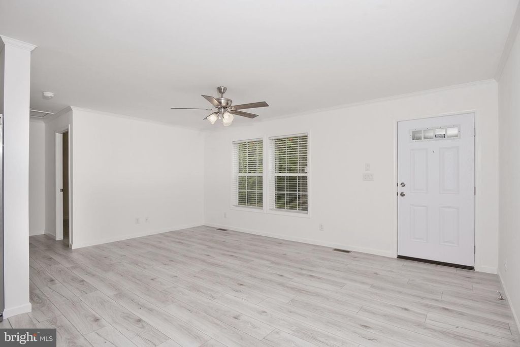 Image 5 of property listing at 125 WESTWOOD RD, Rising Sun, MD 21911