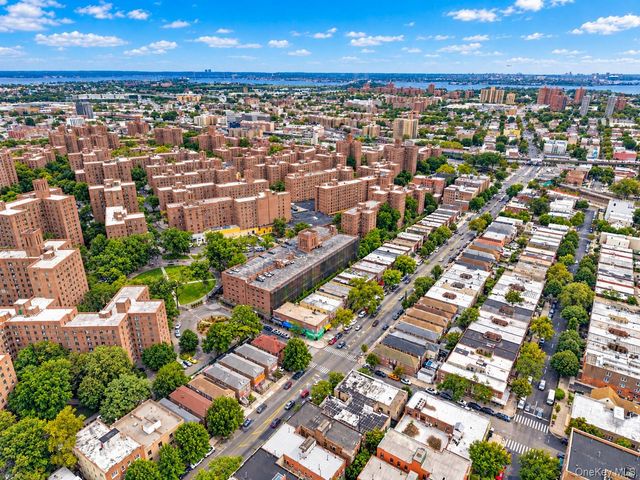 1476 White Plains Road, Bronx, NY 10462