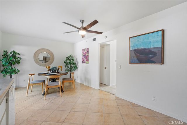 19041 Hamlin 5, Reseda, CA 91335