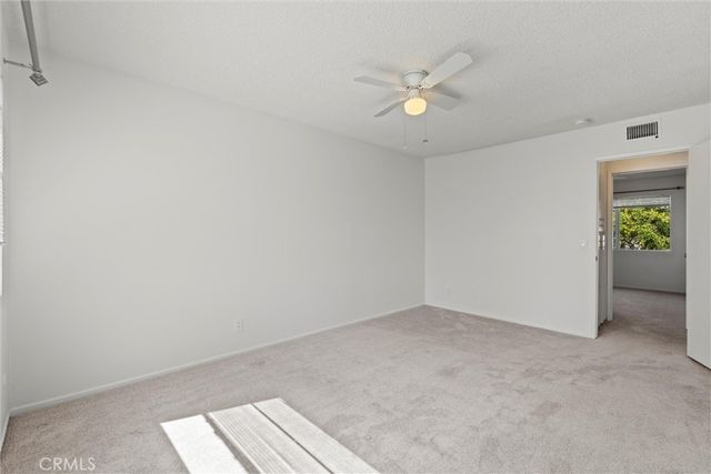 19041 Hamlin 5, Reseda, CA 91335