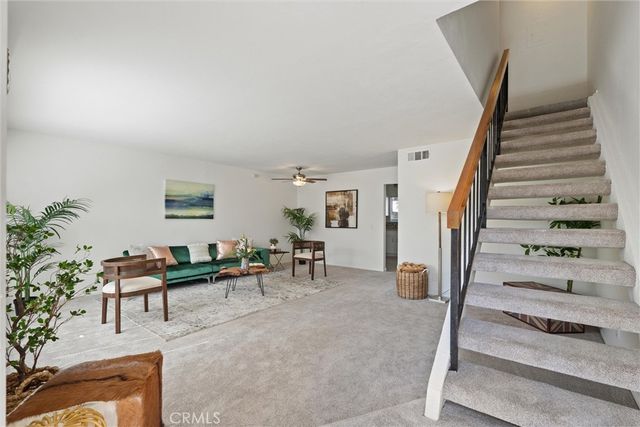 19041 Hamlin 5, Reseda, CA 91335