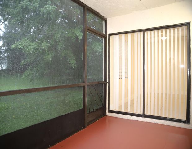 2007 W LAKEVIEW Drive W, Royal Palm Beach, FL 33411