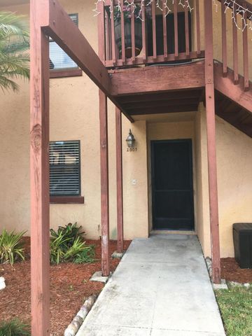 2007 W LAKEVIEW Drive W, Royal Palm Beach, FL 33411