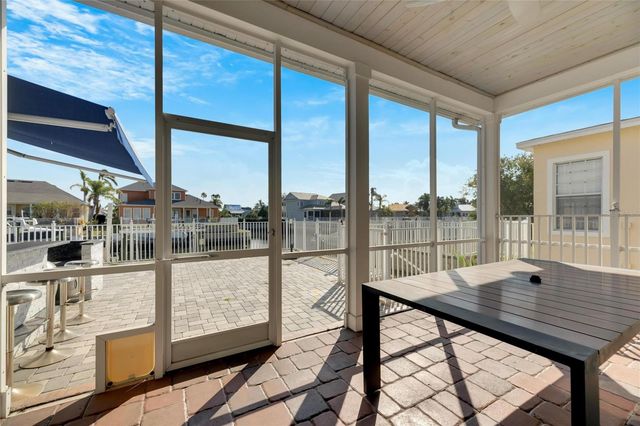 528 ISLEBAY DRIVE, Apollo Beach, FL 33572