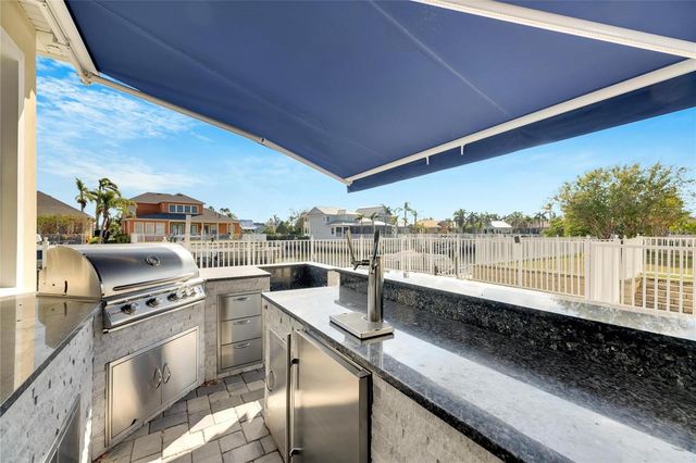 528 ISLEBAY DRIVE, Apollo Beach, FL 33572