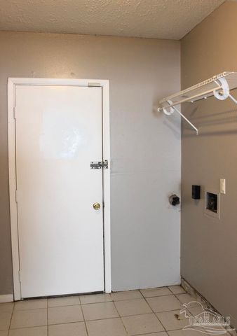 2152 Atwood Dr, Pensacola, FL 32514