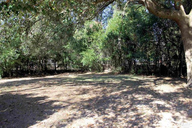 2152 Atwood Dr, Pensacola, FL 32514