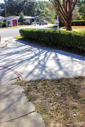 2152 Atwood Dr, Pensacola, FL 32514