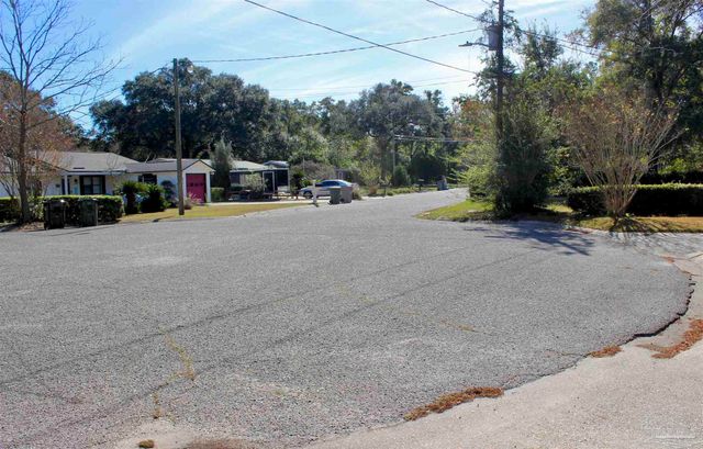 2152 Atwood Dr, Pensacola, FL 32514