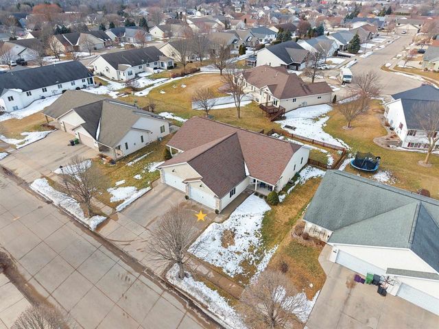 818 RUNDQUIST WAY, Kimberly, WI 54136