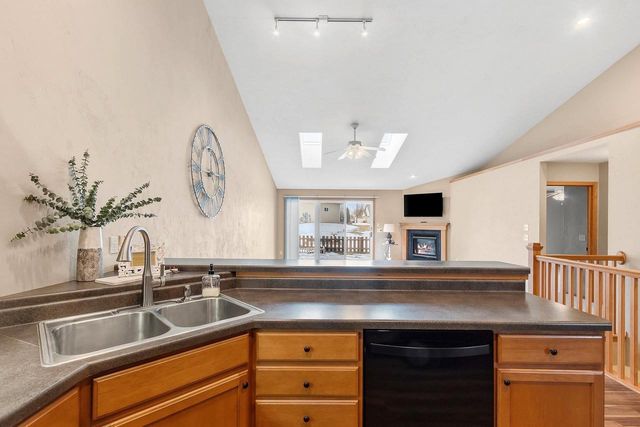 818 RUNDQUIST WAY, Kimberly, WI 54136