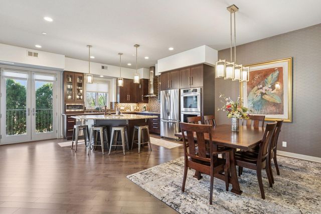 555 Oak Ridge Place 150, Hopkins, MN 55305