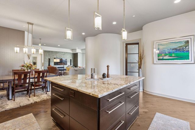 555 Oak Ridge Place 150, Hopkins, MN 55305