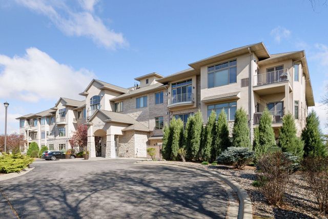 555 Oak Ridge Place 150, Hopkins, MN 55305