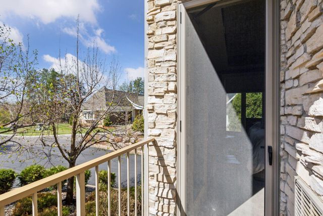 555 Oak Ridge Place 150, Hopkins, MN 55305