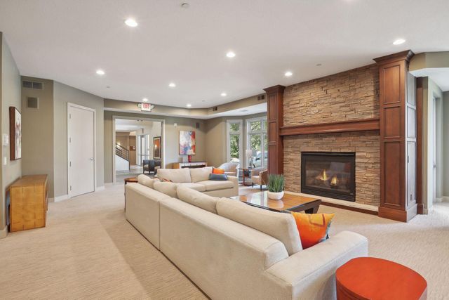 555 Oak Ridge Place 150, Hopkins, MN 55305