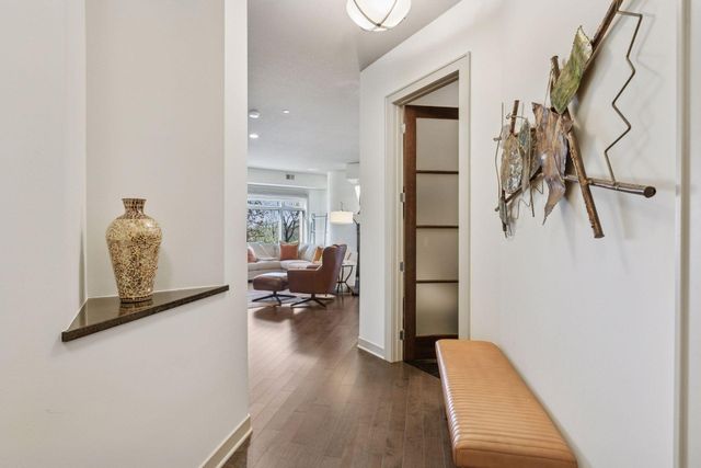 555 Oak Ridge Place 150, Hopkins, MN 55305