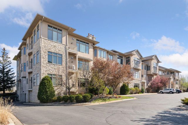 555 Oak Ridge Place 150, Hopkins, MN 55305