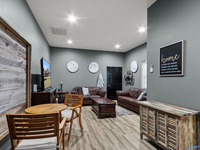 343 Mccutcheon Lane, Toney, AL 35773