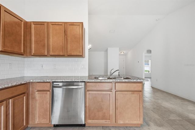 30 SLUMBER PATH, Palm Coast, FL 32164