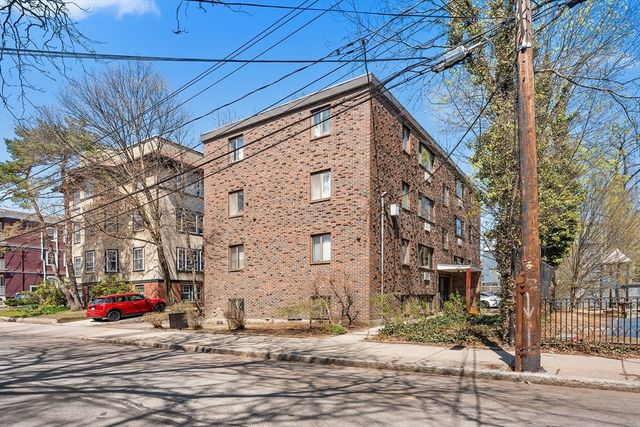 5 Centre St 11, Cambridge, MA 02139