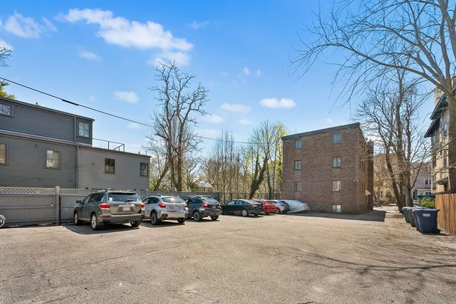 5 Centre St 11, Cambridge, MA 02139