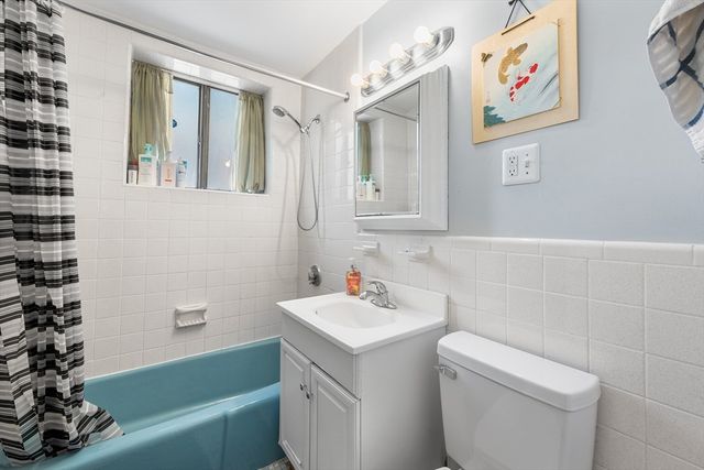 5 Centre St 11, Cambridge, MA 02139