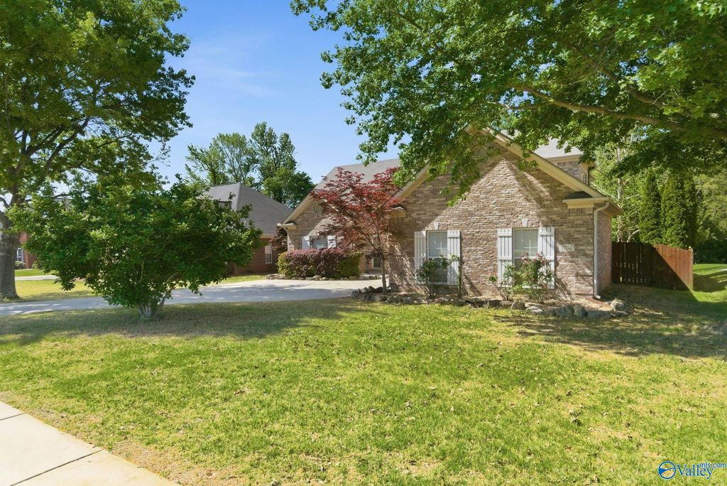 7104 Tull Water Drive SE, Owens Cross Roads, AL 35763