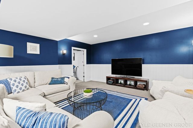 1729 Waukazoo Drive, Holland, MI 49424