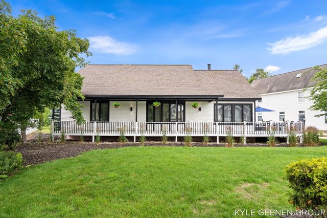 1729 Waukazoo Drive, Holland, MI 49424
