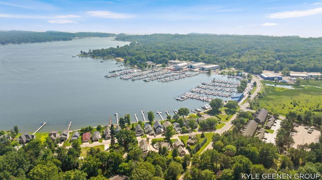 1729 Waukazoo Drive, Holland, MI 49424